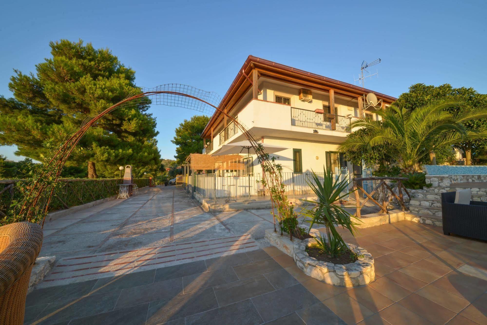 Nicoletta 3* Peschici